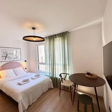 公寓 We Live Sharies - C205 *